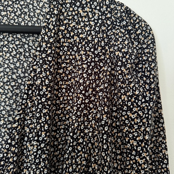 GAP LENZING™ ECOVERO™ Flounce Midi Black and White Asymmetrical Wrap Dress - Picture 9 of 10